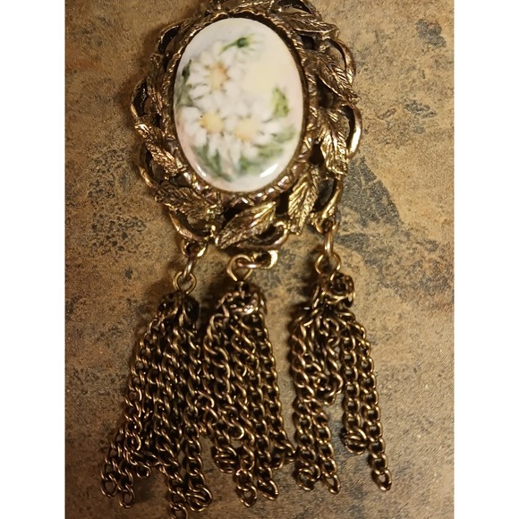 The Unbranded Brand Jewelry - Goldtone Hand Painted Flower Tassel Goldtone Brooch Pin